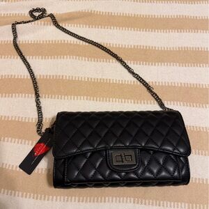 Elegant Black Quilted Chain Bag